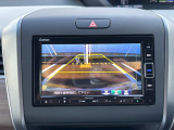 バックでの駐車が苦手な方や運転にあまり自信のない方でも後方の視界をしっかりサポート。安心して車庫入れが出来るバックカメラを装備しています!