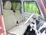運転席シート廻りは使用感も少なく、良好な状態となっています。丁寧に使われていたことがよくわかりますね。