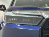 LEDヘッドライトは、点灯の瞬間から最大光量を発揮し、突然暗くなるトンネルなどでの安定感を高めます。