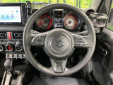 【純正革巻きステアリング】上質な革を使用することで、手にしっかり馴染みとても運転しやすいハンドルです♪