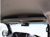 『1台』のお車に対して、3名体制で日々議論を重ね仕入れを行っております。