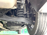 お車を安心してお乗りいただく為には、足回りの定期点検が欠かせません。サービスサポート(有償保証)では無料点検もご提供しており、安心のカーライフをお過ごしいただけるサポート体制が整っています。