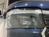 LEDヘッドライトは、点灯の瞬間から最大光量を発揮し、突然暗くなるトンネルなどでの安定感を高めます。