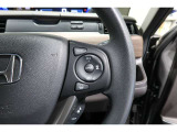 Hondaセンシングの機能のひとつ、アダプティブクルーズコントロール付!アクセルから足を離しても設定したスピードと前車との車間を保ち走行してくれます!車線維持もアシスト☆高速道路で疲労軽減ですね☆