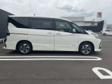 リヤスライド仕様となっていますので開け閉めの際、隣の車にドアをぶつける心配がございません☆