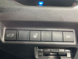 【パワーバックドア】スマートキーや運転席のボタンを押すだけでリアゲートが自動で開閉します!荷物を持っている時や、高い位置にあるバックドアを閉める際に便利な機能です♪