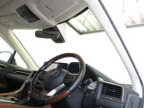 見通しのよいすっきりとした視界で、誰でも運転しやすいです。運転のしやすさは疲れにくさにも繋がりますよ♪