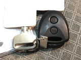 少し離れた場所からでもボタン一つでドアの開錠・施錠ができるのでとっても便利!ドアの鍵穴周りに傷をつけることもありません♪