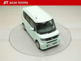 両側パワースライドドア付きだから、狭い駐車スペースなどでの乗り降りラクラク♪小さなお子さまのいるご家庭には嬉しい装備です。