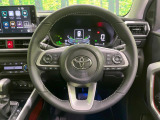 【純正革巻きステアリング】上質な革を使用することで、手にしっかり馴染みとても運転しやすいハンドルです♪