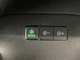 ★ECONスイッチ★ エコドライブを加速しよう!スイッチをONにすると、運転の仕方によるロスを抑え込み燃費をよくするようクルマが頑張ります(*^ー^*)燃費向上にチャレンジ♪
