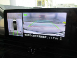 周囲の状況が分かるアラウンドビューモニター搭載。苦手な縦列駐車もこれがあれば安心ですね。