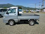 4WD、5速MT、エアコン、パワステ!ご来店の際は、在庫確認の上お越しくださいますようお願いします。