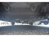車両後方からの下回りです。マフラー防錆塗装や下回り防錆施工等も可能でございます。