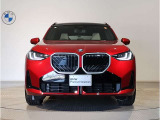 【キドニーグリル】BMWは約90年もの間、ほぼ全ての車両にひと目でBMWだと分かるこの特徴的なフロントグリルが備えられ、デザイン・アイコンとして親しまれてきました。