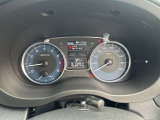 整備スタッフは国家資格を持つプロの整備士です。車検の受入/中間/完成検査と保安基準発行のすべても自社で行います。