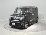 【外観】 視線を集める精悍なスタイル。丁寧な清掃を心がけ、中古車への不安を期待感に変えるような清潔な状態を維持しています。
