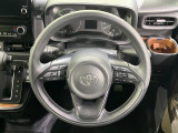 【純正革巻きステアリング】上質な革を使用することで、手にしっかり馴染みとても運転しやすいハンドルです♪