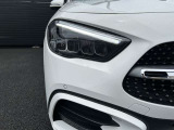 人間工学をもとに設計されたメルセデス・ベンツのシートは、柔らか過ぎず長距離のドライブでも疲れにくい構造になっております。車の運転で腰に負担を感じられる方は是非一度お試しください。