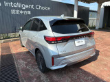 フロントだけでなく、バックソナーも付いてるので駐車時もバッチリ補助してくれます(*^^*)