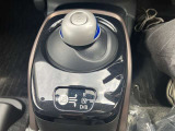 無段変速が魅力のCVT車です。発進から加速までアクセルを一定にして走ることで滑らかに走ります。車内も静かで振動もごくわずか!!CVT車もATの一種なので、もちろんAT限定免許で運転OKです!