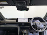 高級感のある運転席回り♪乗っていて落ち着けるデザインです。もちろん使い勝手もとても良いです。