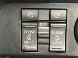 【両側パワースライドドア】スマートキーや運転席のスイッチで後席両側スライドドアの開閉が可能♪電動だから力を入れてドアを開ける必要が無く、小さなお子様でも簡単に開け閉めでき快適です♪