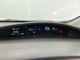 メータは先進的なデジタルメーターを採用!ゆっくりと数字が動くのでとても見やすく表示されます!続可能距離等の情報やHonda SENSINGの注意・警告も表示します!