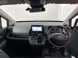 見通しの良い運転席回りとなっておりますので安心して運転をして頂けます!窓が大きいので明るく開放的な室内です
