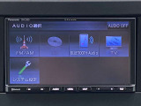 社外メモリナビ(CN-E330D)を装着しています。Bluetooth(ブルートゥース)接続/CD・DVD再生/ワンセグ視聴など使用できます。