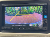 【バックカメラ】駐車時に後方がリアルタイム映像で確認できます。大型商業施設や立体駐車場での駐車時や、夜間のバック時に大活躍!運転スキルに関わらず、今や必須となった装備のひとつです!