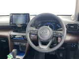 運転席まわりです。 各操作スイッチは使いやすい位置に配置されてます。