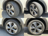 205/55R17 純正アルミホイール装着。