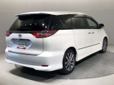 ご納車前にはエンジンオイル・オイルエレメント等を交換して、トヨタディーラーのエンジニアがしっかりと整備をさせていただきます。交換部品などについては、スタッフへお尋ねください。