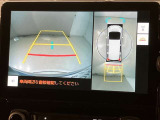 『バックモニター』を装備!駐車の際の、サポートツールとしてとっても便利!駐車が苦手な人、バックに自信がない人、だけでなく、皆さんに便利!でも、それだけに頼るのは危ないですね。