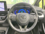 インテリアに合わせたデザインのステアリングは、運転される方のことも考え、運転しやすい形状、大きさです。是非一度、実際に触ってお確かめください。