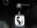フロアシフトのCVTオートマチック車です。