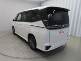 展示車はお客様のお住いの近くのネッツトヨタ石川のお店まで移動も可能です。最寄りの店舗までお気軽にご相談ください。