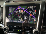 【メーカー純正ナビ】インテリアに溶け込むスタイリッシュな「専用設計」メーカーナビを装備♪視認性や操作性など基本性能にも優れ、より上質なカーライフをお楽しみいただけます。