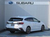 安全性能に強いこだわりを持つスバル車は、スポーティな外観デザインながらピラー(柱)形状やドアミラーの位置を工夫し、全方位での死角を低減しています。