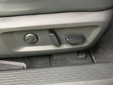 【パワーシート】スイッチ一つで簡単にシートの微調整が可能!電動だから力もいりません!快適なシートポジションにセットして、快適なドライブをお楽しみください。