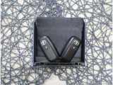 【スマートキー】キーをバッグやポケットに入れたままでもドアロックの開閉が出来るほか、エンジンキーを挿さなくてもエンジンスタートストップが出来ます。