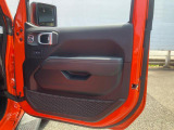 運転席ドア内側。