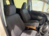 運転する人の体をしっかり支えるシート!