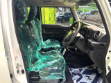 運転席シート廻りは使用感も少なく、良好な状態となっています。丁寧に使われていたことがよくわかりますね。