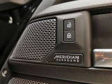 【MERIDIANサラウンドサウンドシステム】英国の高級オーディオブランド「MERIDIAN」のサラウンドサウンドシステムです。スピーカーの数が12個から18個まで増えており、より上質な室内空間を演出してくれます。