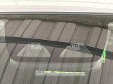 【スマートアシスト】走行中に前方の車両等を認識し、衝突しそうな時は警報とブレーキで衝突回避と被害軽減をアシスト。より安全にドライブをお楽しみいただけます。