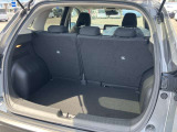 ハッチバックタイプですが、荷室スペースもしっかりございます!