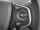 ◆アダプティブクルーズコントロール◆予め設定した車速内でクルマが自動的に加減速。前走車との適切な車間距離を維持しながら追従走行します。【LKAS】車線維持支援システムでステアリング操作を支援。
