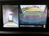 バックモニター付きで慣れない駐車場や車庫入れをサポートします。